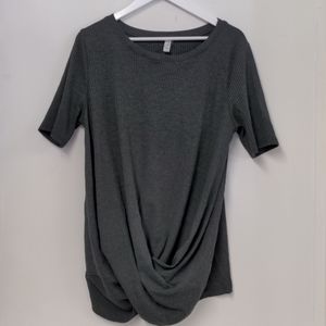 🌹2 for 30🌹 Dark gray twist front short sleeve sweater 1X 3x